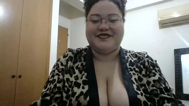 Snapshot of GoddessMocha chatting on October 12, 2025, 7:13 pm GoddessMocha online show from October 12, 2025, 7:13 pm