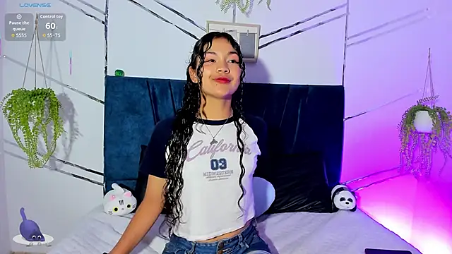 Camilla Miller01 online show from November 21, 2025, 6:28 pm