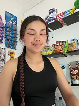 Camilla Miller01 online show from April 16, 2026, 9:50 pm