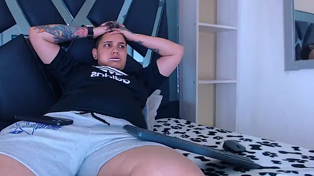 karla sexy21 online show from October 7, 2025, 4:53 am