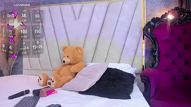 AmyStar1 online show from October 9, 2025, 9:35 pm