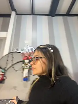 KoraSweett online show from November 27, 2025, 6:54 pm