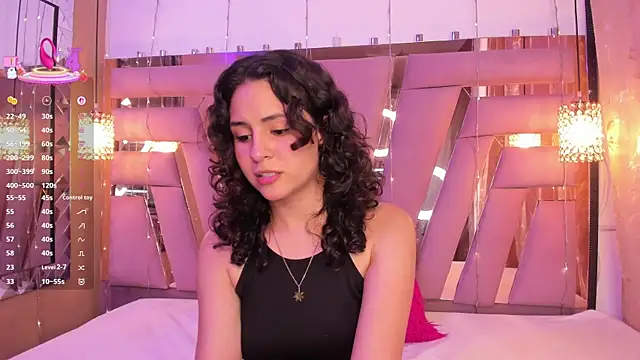 HadaKiss online show from September 22, 2025, 3:03 pm