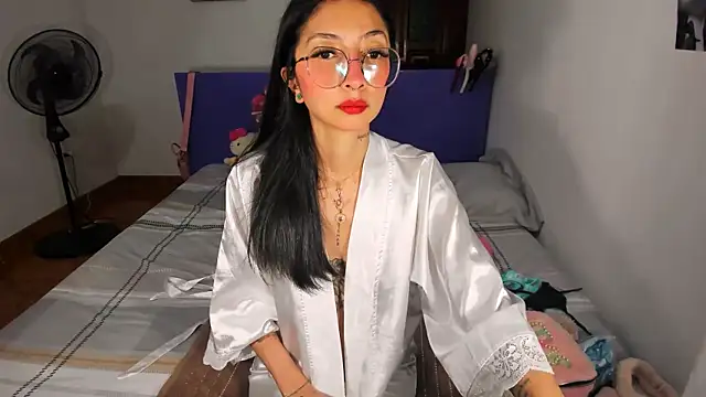 Anais lux online show from May 15, 2026, 10:50 pm