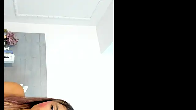 sunnyWhitee online show from February 10, 2026, 7:07 pm