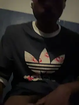 Snapshot of 6yon chatting on February 14, 2026, 9:44 pm 6yon online show from February 14, 2026, 9:44 pm