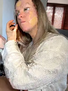 Snapshot of Charleigh_xx chatting on November 18, 2025, 12:20 pm Charleigh xx online show from November 18, 2025, 12:20 pm