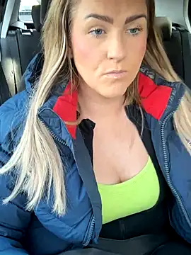 Snapshot of Charleigh_xx chatting on November 26, 2025, 12:28 pm Charleigh xx online show from November 26, 2025, 12:28 pm