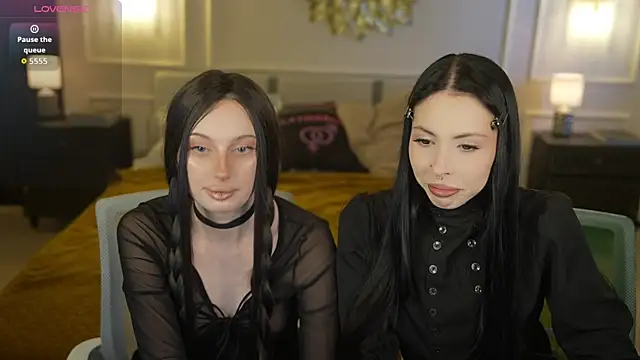 VivianSweet  online show from April 5, 2026, 10:23 am