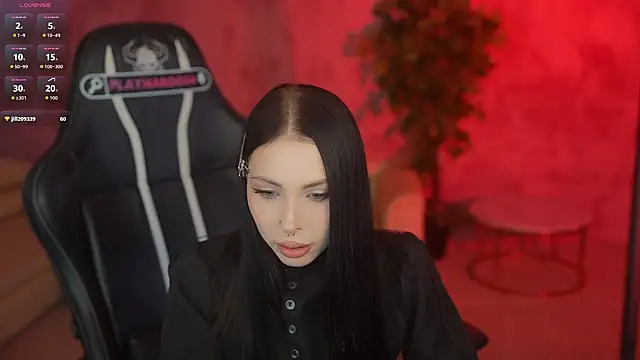 VivianSweet  online show from May 31, 2026, 11:06 am