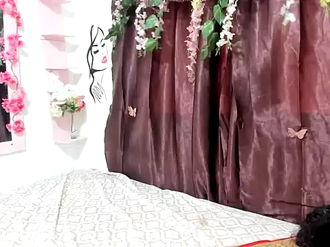 Snapshot of Liana_hot12 chatting on November 30, 2025, 2:32 pm Liana hot12 online show from November 30, 2025, 2:32 pm