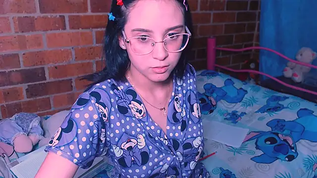 danaiisabella online show from October 31, 2025, 2:45 am