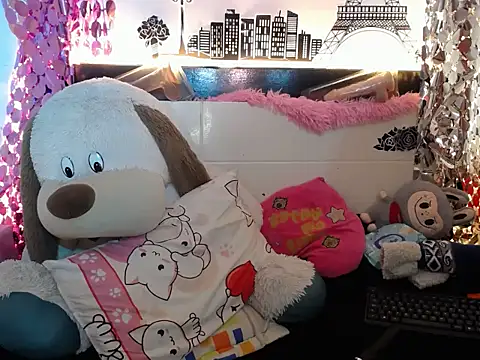 Nicol V online show from September 26, 2025, 4:16 am