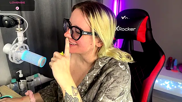 Charlies world online show from October 6, 2025, 7:11 pm