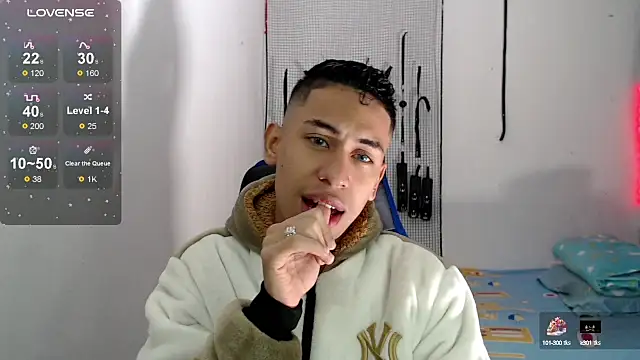 dylan apol0 online show from September 20, 2025, 3:18 am