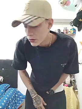 Snapshot of Ethanho0t chatting on October 31, 2025, 6:47 am Ethanho0t online show from October 31, 2025, 6:47 am