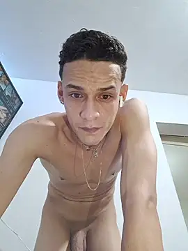 Snapshot of Ethanho0t chatting on November 28, 2025, 8:28 am Ethanho0t online show from November 28, 2025, 8:28 am