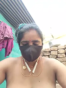 Snapshot of Falguni_Desai chatting on June 7, 2026, 2:37 am Falguni Desai online show from June 7, 2026, 2:37 am