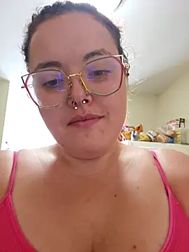 nuttiebuddy1 online show from September 8, 2025, 7:35 pm