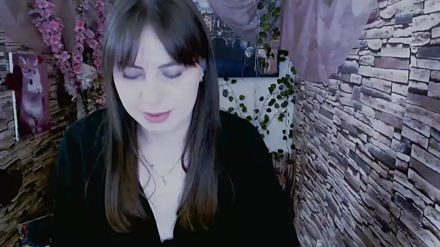 Amanda Bright  online show from September 22, 2025, 7:10 am