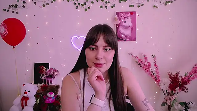 Amanda Bright  online show from April 2, 2026, 10:13 am