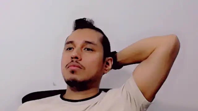 ColombiaStrip online show from October 27, 2025, 10:47 pm