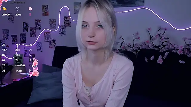 Megan--chan online show from January 13, 2026, 6:02 pm