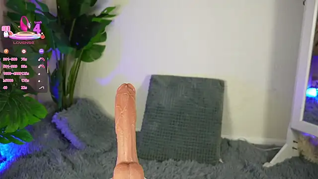 AnnieCouperr online show from September 29, 2025, 7:51 pm