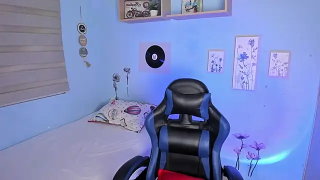 Nicky lucy m online show from January 11, 2026, 3:22 am