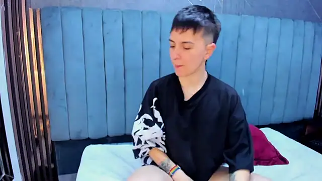  Hannah Hot online show from February 2, 2026, 2:43 am