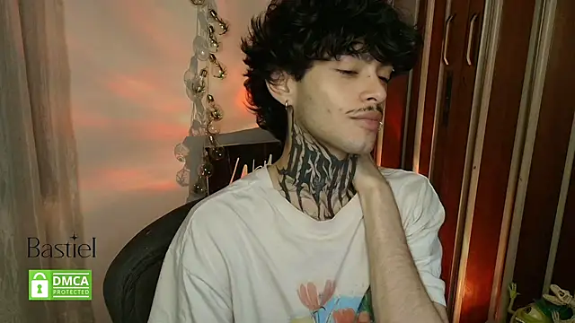 Mihail leroy online show from September 18, 2025, 1:51 am