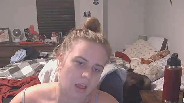 Sexyblonde12344 online show from September 14, 2025, 3:11 pm