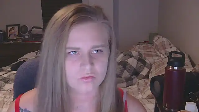 Sexyblonde12344 online show from November 28, 2025, 8:55 pm