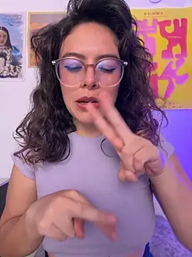 Katheerine online show from October 22, 2025, 1:06 am