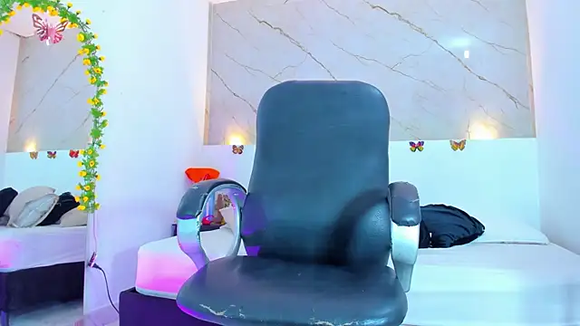 Ricky Owens1 online show from October 17, 2025, 1:14 pm