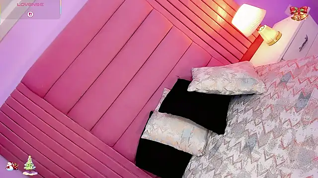 Valeria Rouss online show from December 21, 2025, 9:00 pm