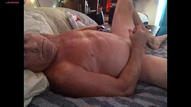 Pussyeat2please online show from September 27, 2025, 3:06 pm