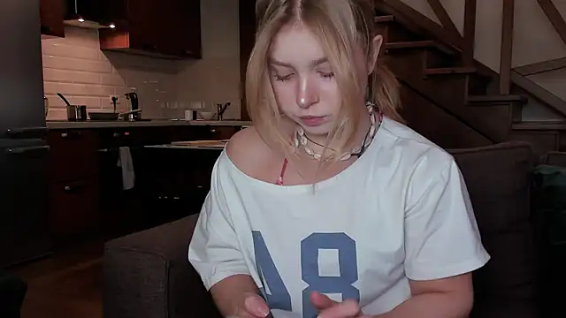 Snapshot of VanillaLivitski chatting on October 9, 2025, 11:19 am VanillaLivitski online show from October 9, 2025, 11:19 am