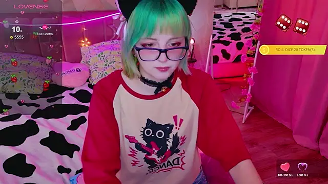 Snapshot of CoralineYoung chatting on April 25, 2026, 7:11 am CoralineYoung online show from April 25, 2026, 7:11 am