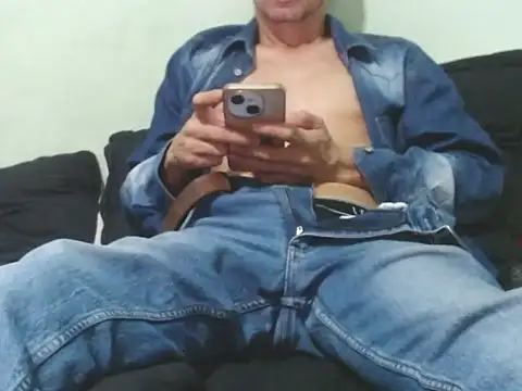 Breiner hotxxl online show from September 10, 2025, 4:34 am