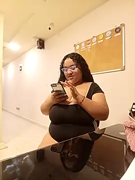 Snapshot of KITY_HILL chatting on March 2, 2026, 5:08 am KITY HILL online show from March 2, 2026, 5:08 am