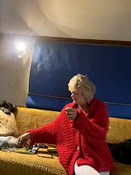 ladyboatlady online show from September 24, 2025, 6:17 am