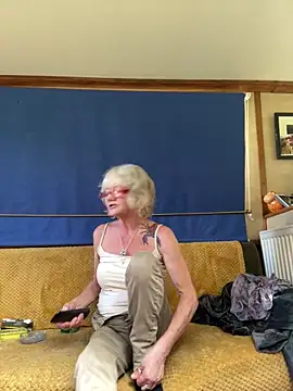 ladyboatlady online show from October 20, 2025, 12:16 pm