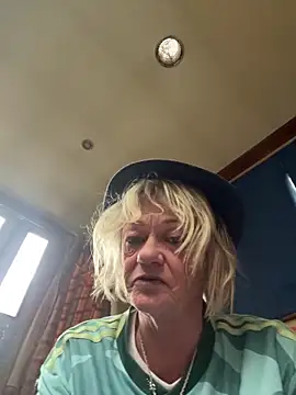 ladyboatlady online show from May 16, 2026, 4:06 pm