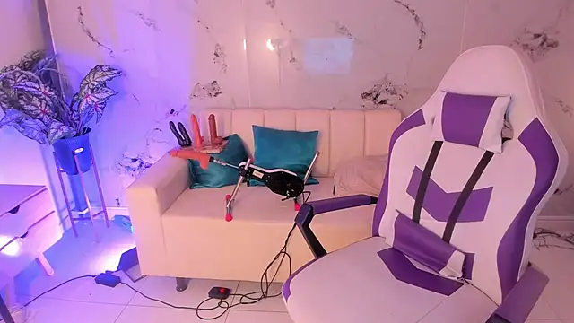 scarlett enjoy1 online show from September 15, 2025, 12:49 pm