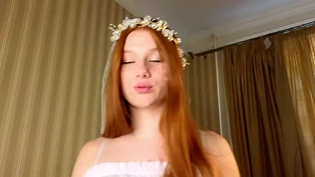 Snapshot of Juuulia_ chatting on May 19, 2026, 1:50 pm Juuulia online show from May 19, 2026, 1:50 pm