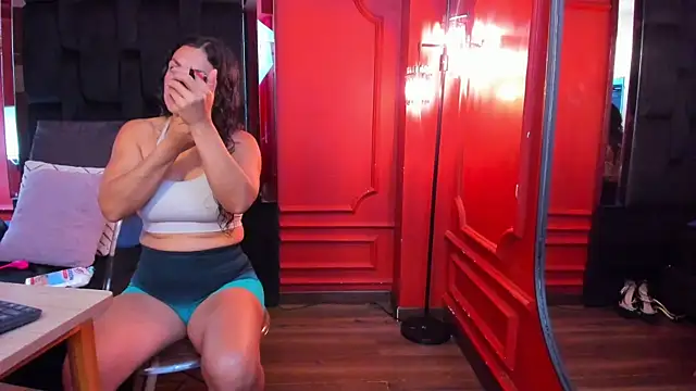 bellarivera  online show from April 12, 2026, 12:10 pm