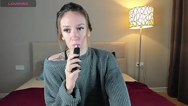 cutienaughtygirl online show from October 4, 2025, 11:19 am