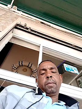 Snapshot of Bob_black chatting on March 23, 2026, 2:10 pm Bob black online show from March 23, 2026, 2:10 pm