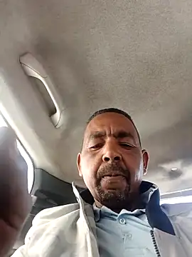 Snapshot of Bob_black chatting on April 3, 2026, 2:48 pm Bob black online show from April 3, 2026, 2:48 pm